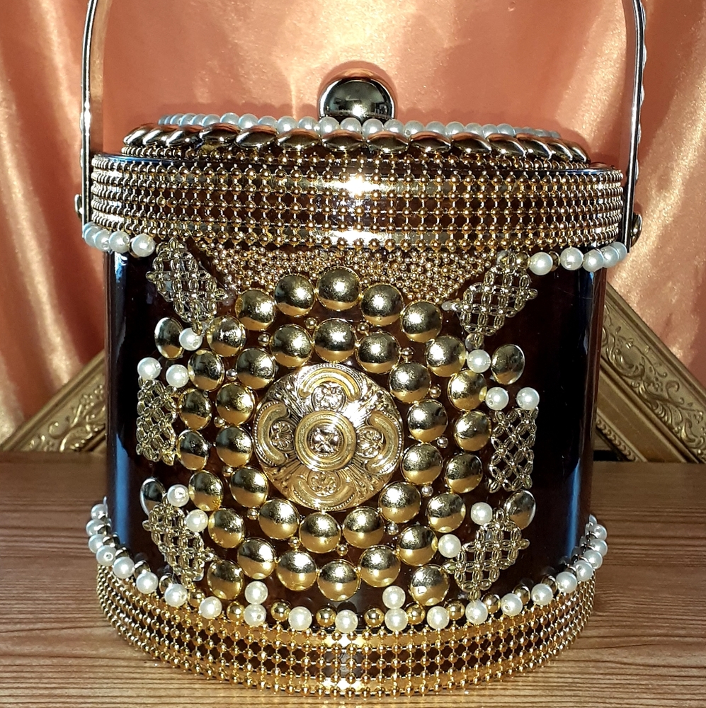Custom ice bucket